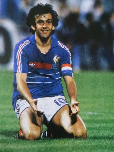 Scopri 12 maglie da calcio che hanno fatto la storia 