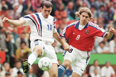 Scopri la maglia della Francia 96, la maglia dei Blues durante Euro 1996 