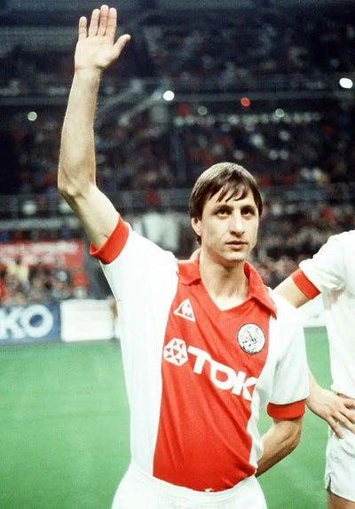 Vi facciamo scoprire la storia di Johan Cruyff, triplo Pallone d'oro dei Paesi Bassi
