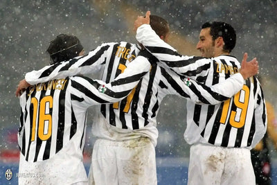 Condividiamo con voi le 8 maglie retrò da calcio che vi stupiranno 