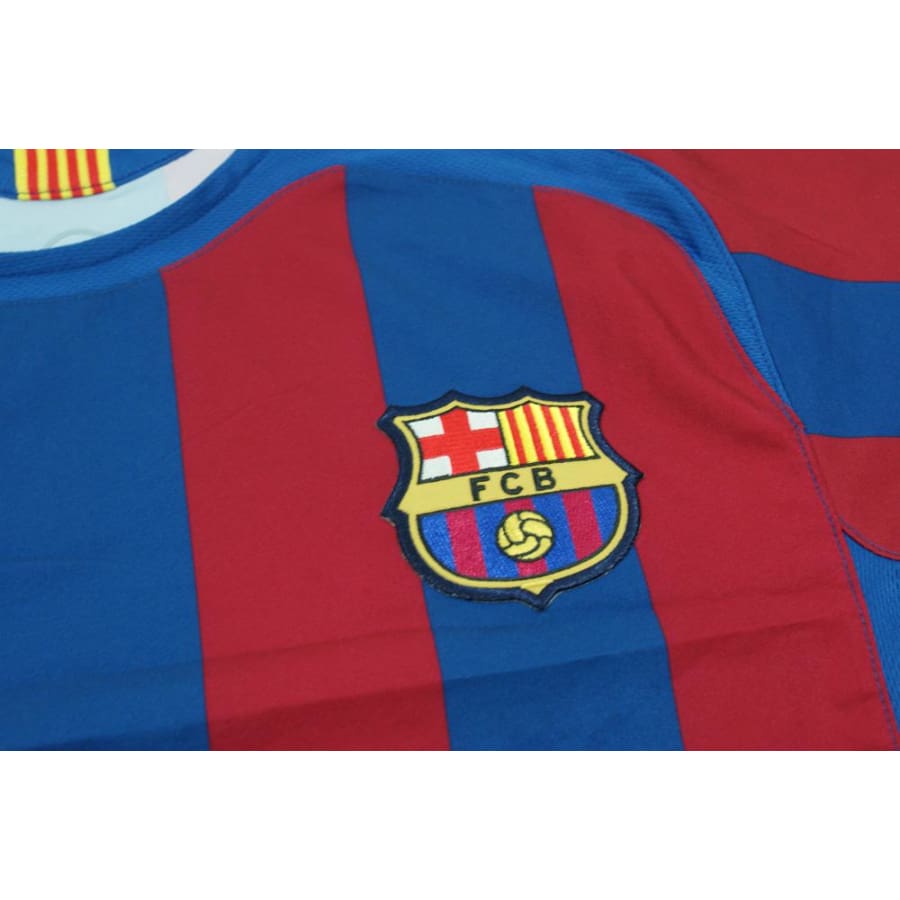 Maillot de football rétro domicile FC Barcelone N°10 RONALDINHO 2005-2006 - Nike - Barcelone